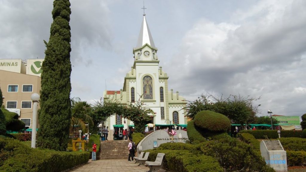 Aluguel de van para Monte Sião