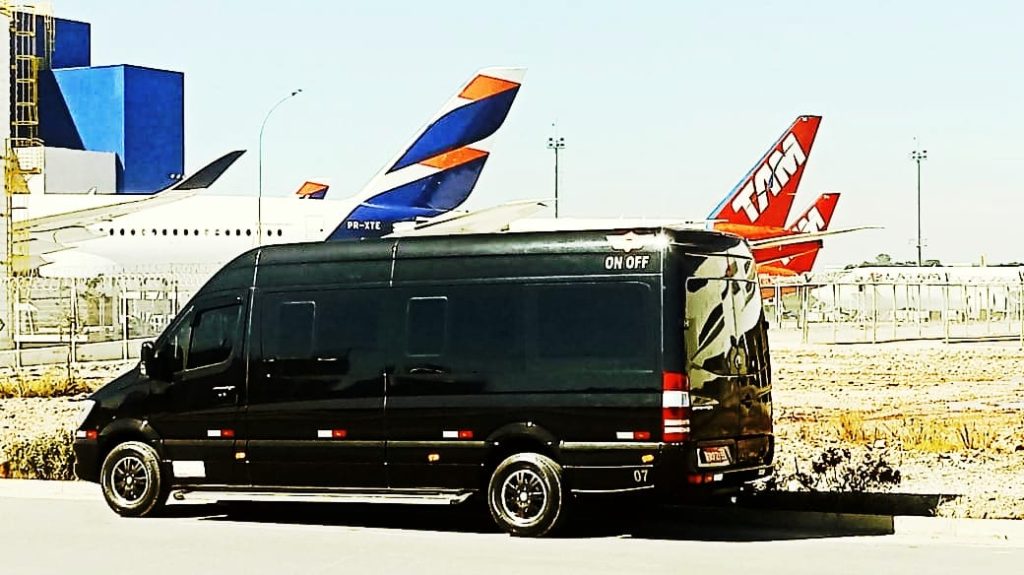 Aluguel de van no aeroporto de guarulhos .