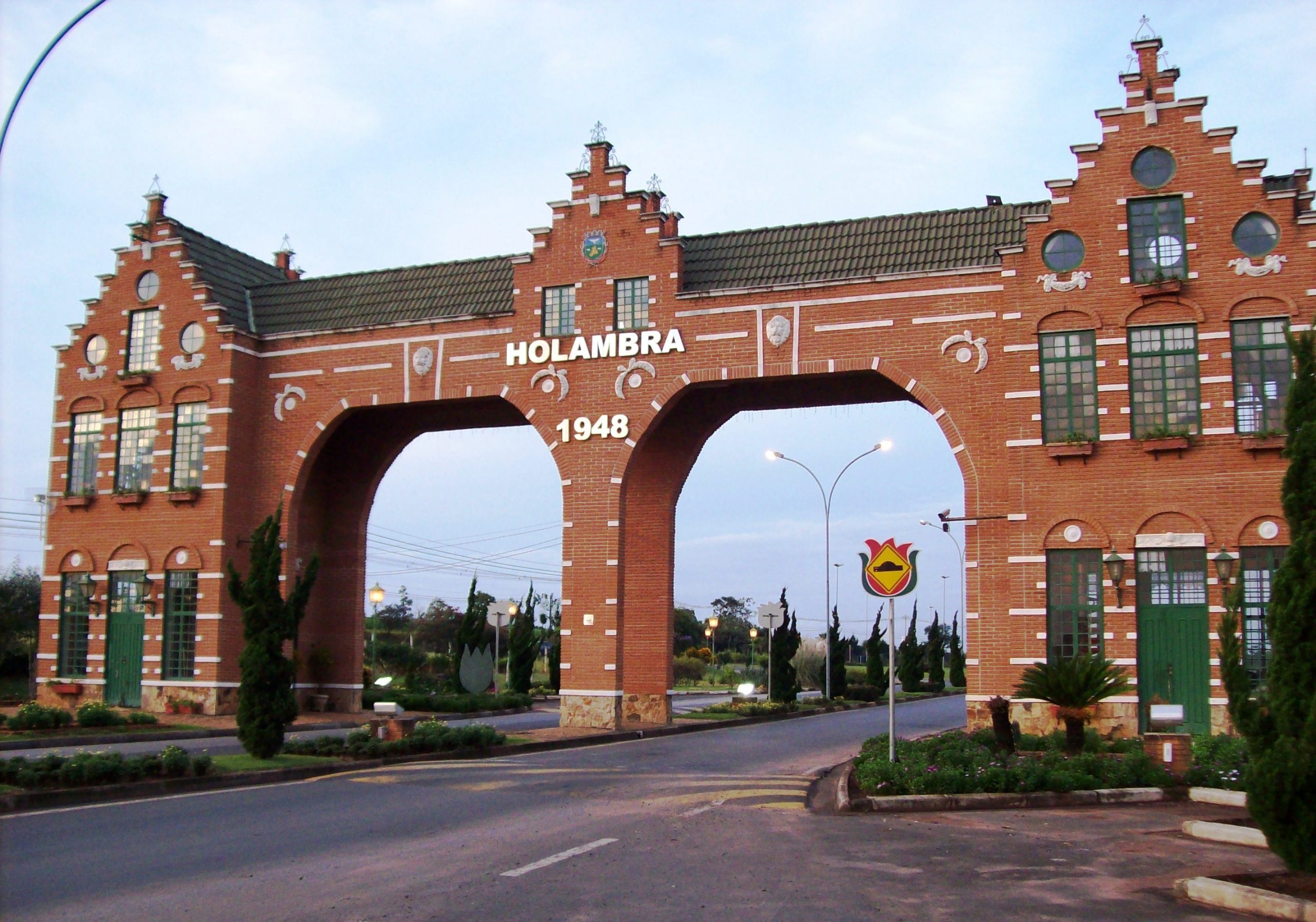 Holambra: Flores & Moinho De Vento, Um Pequeno Pedaço Da Holanda No Brasil,  São Paulo - BRASIL