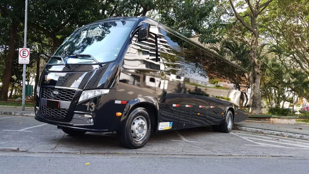 micro-ônibus de 30 lugares
