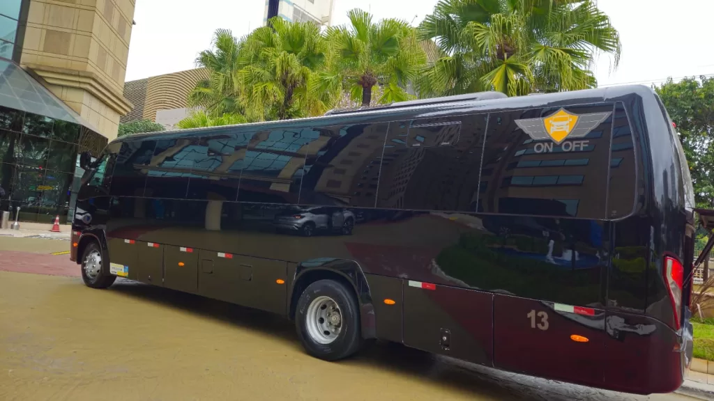 Micro-onibus 30 lugares com bagageiro amplo