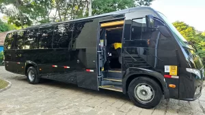 Micro-onibus com bancos de couro