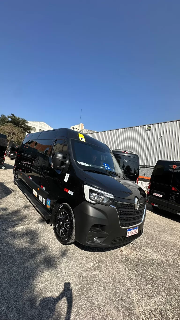 van-Master-blindada-15-lugares