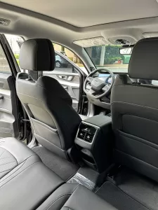 Aluguel-de-SUV-7-Lugares-em-SP-bancos-da-frente