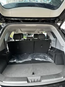 Aluguel-de-SUV-7-Lugares-em-SP-traseira