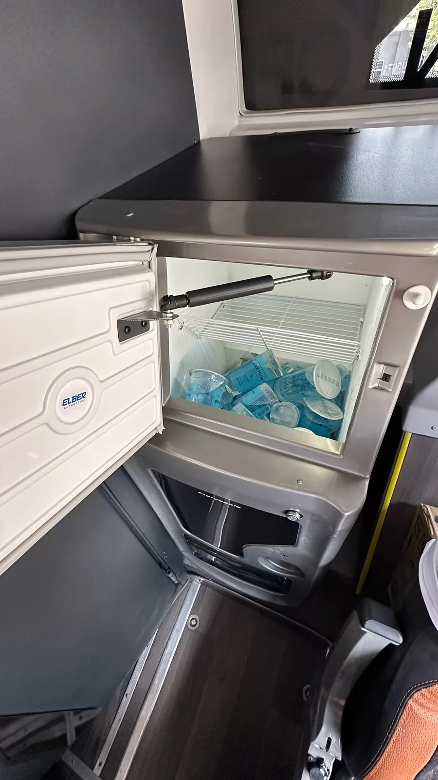 onibus-marcopolo-46lugares-frigobar