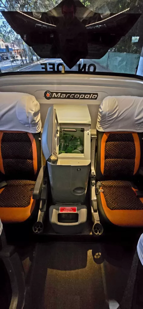 micro-ônibus para traslado em aeroporto de SP